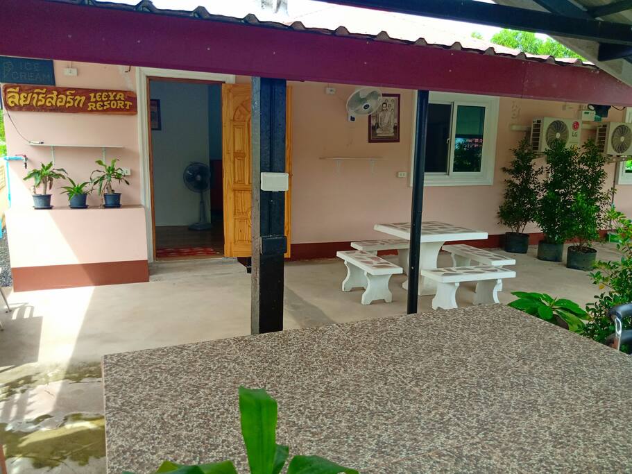 Self Contained Apartment UdonThani, 1 Double bedroom Living Room Kitchen Shower Suite, Also access to Swimming pool and extra large Kitchen, Private parking and Extra fast Wifi. We offer lots options for Rentals on air BnB