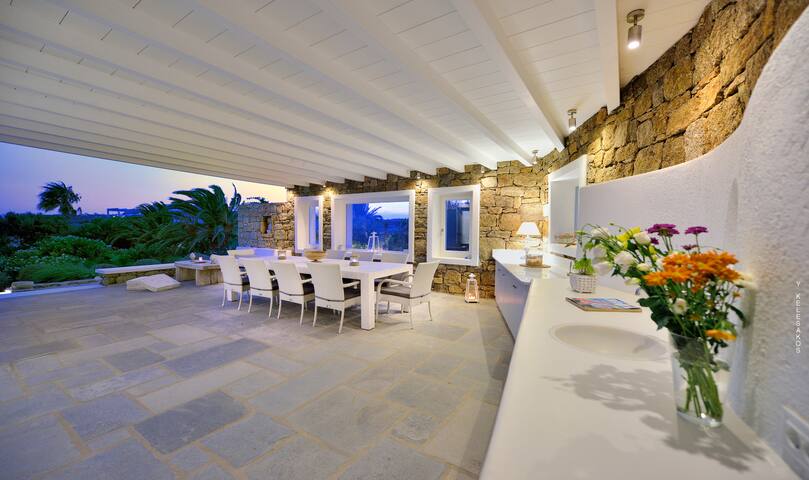 5* infinite sea-view 4 BR,pool and private hot tub gallery image 5