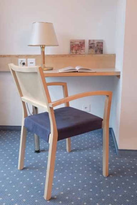 Schreibtisch