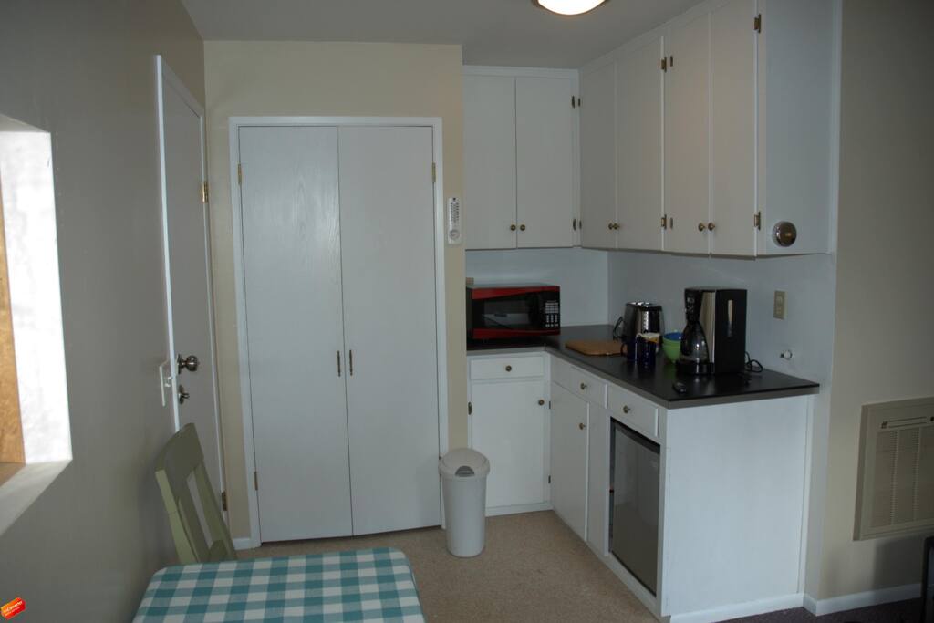 Studio Kitchenette