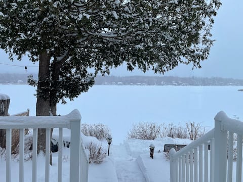 Family Quietude Cottage by the water/mountains