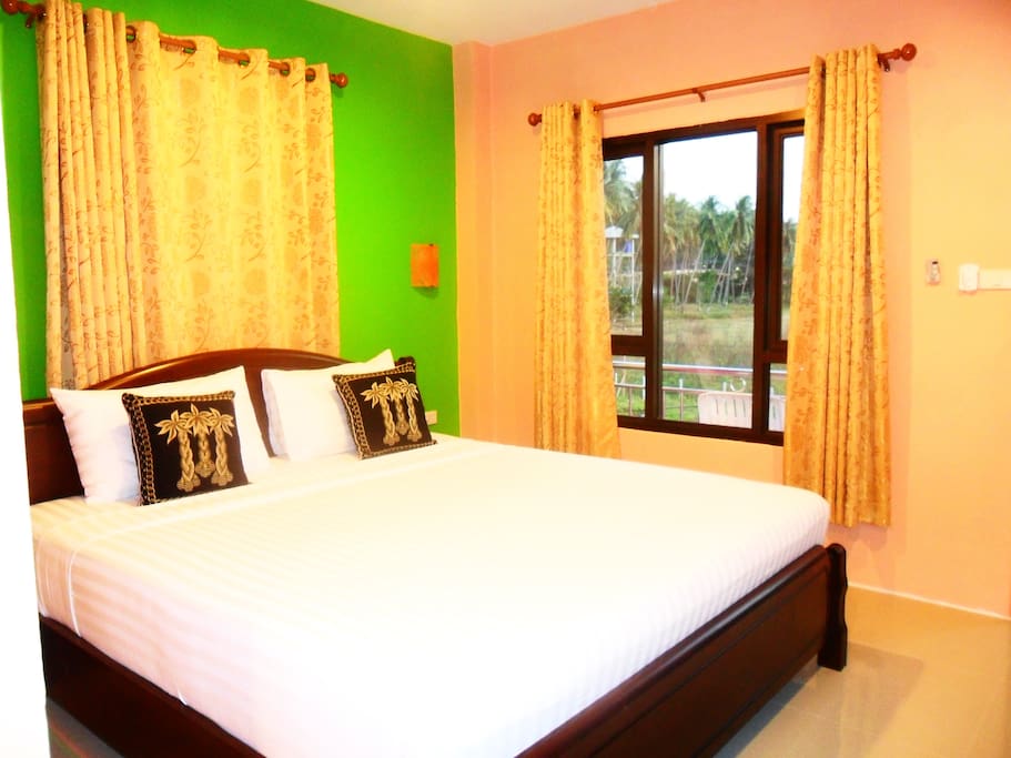 1 double bed
This double room has a balcony, tile/marble floor and air conditioning.
Room facilities: Balcony, Garden view, Cable Channels, Flat-screen TV, Air Conditioning, Desk, Seating Area, Tile/Marble floor, Shower, Free toiletries, Toilet, Bathroom, Refrigerator, Towels