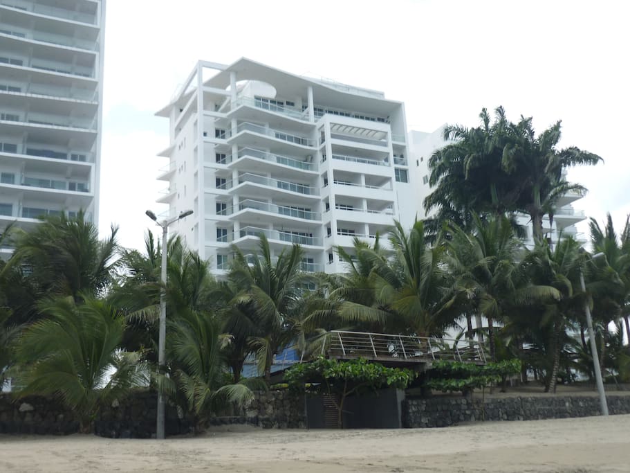 Modern style construction/ Moderna construcción y acabados