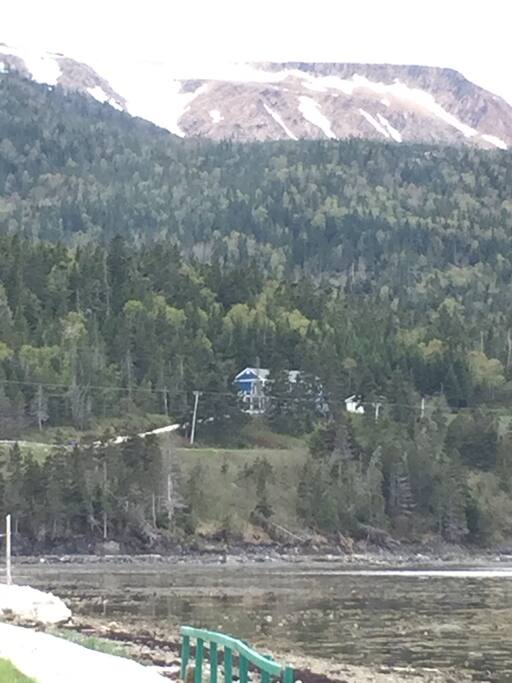 The Old Schoolhouse just below the Tablelands in Gros Morne National Park (June 4, 2017)