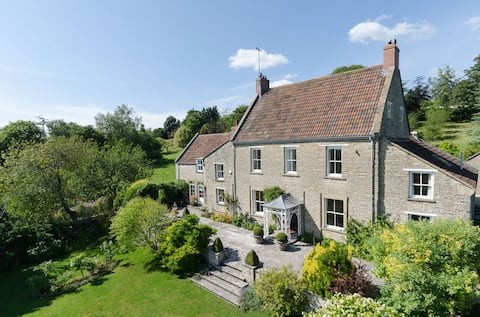 Beautiful big house in Pilton