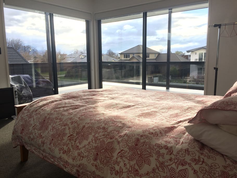 Queen bed
