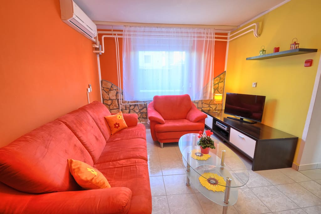 Living room, airconditioned, flat screen TV