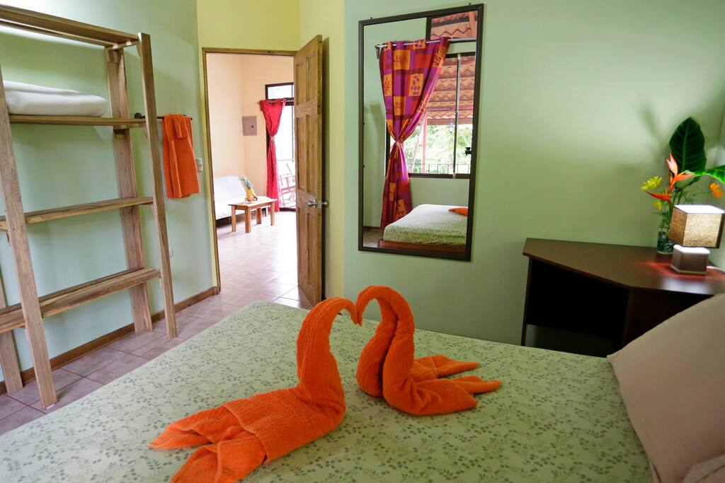 Riverbank 1 Master Bedroom: Queen size bed, large window opens to yard and river.