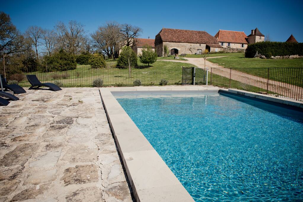 Piscine partagée du domaine