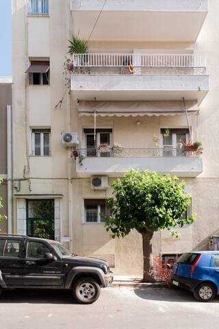 Walk to The Acropolis From a Penthouse in Koukaki gallery image 4