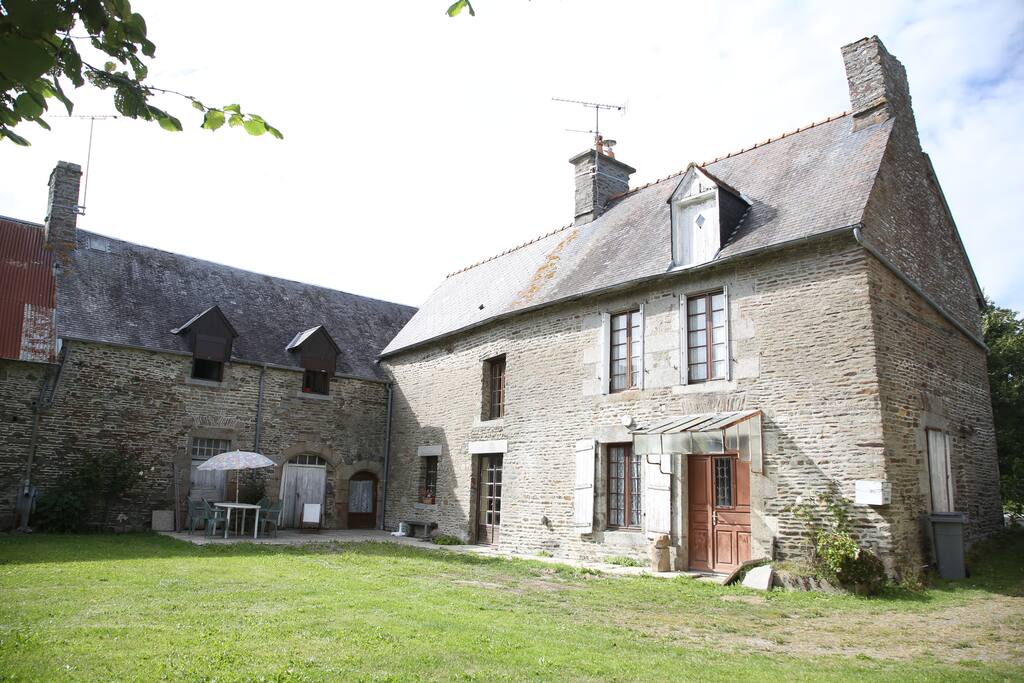 devant de la maison avec parking
