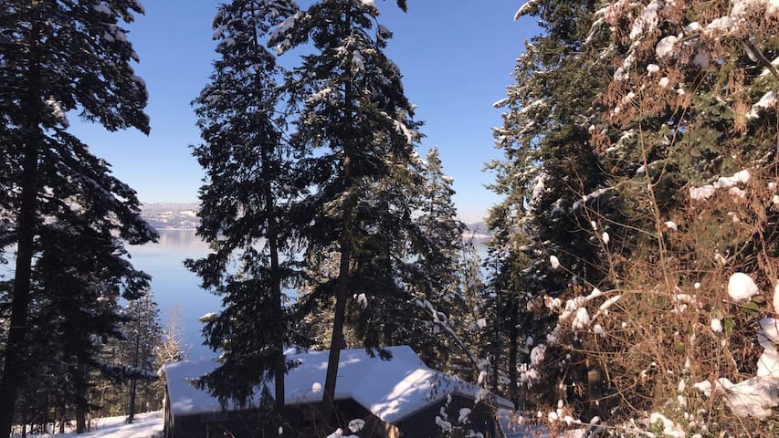 Find Peace, Studio Overlooking lake
