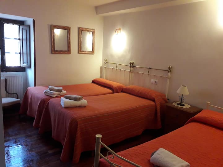 Chumba cha watu watatu