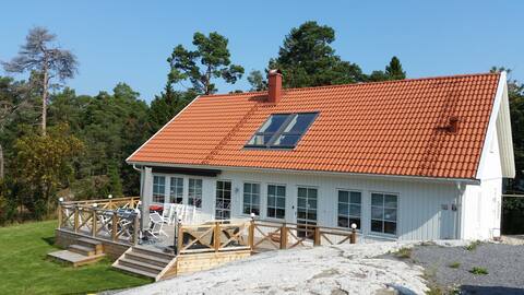 Newly built spacious house with sea view in Dalarö