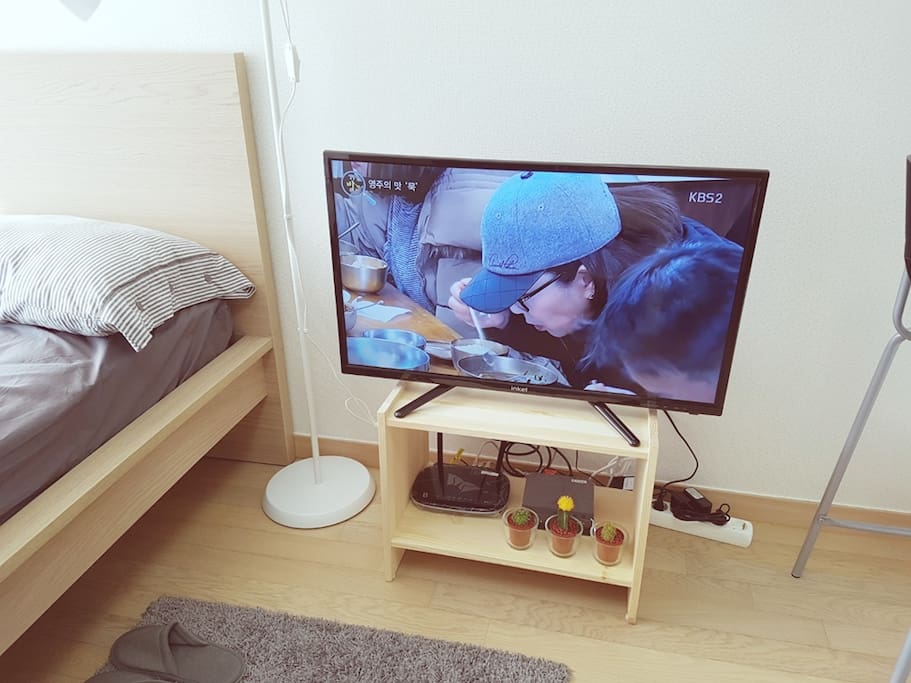 TV 설치 완료되었습니다 : )