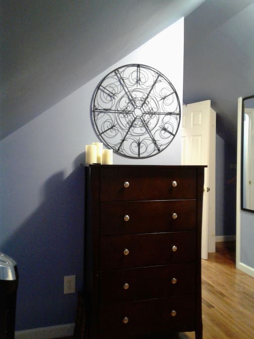 Single dresser
