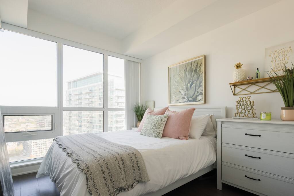 Relaxing and calm bedroom