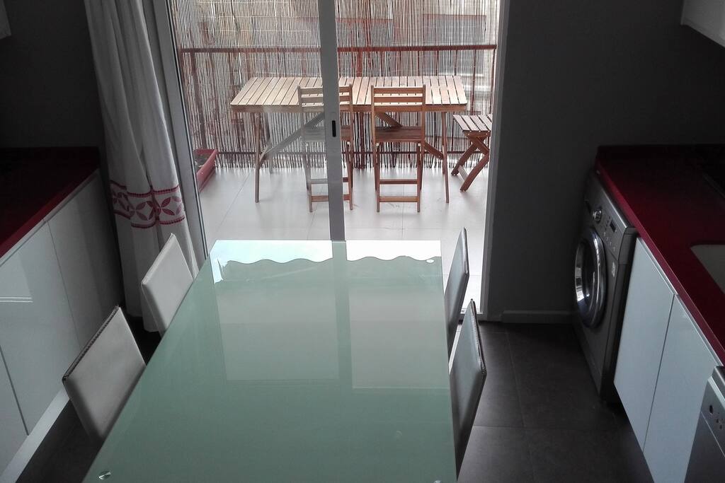 cocina con acceso a la terraza