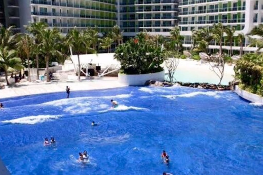 Wave pool