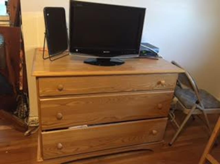 TV/Dresser in bedroom