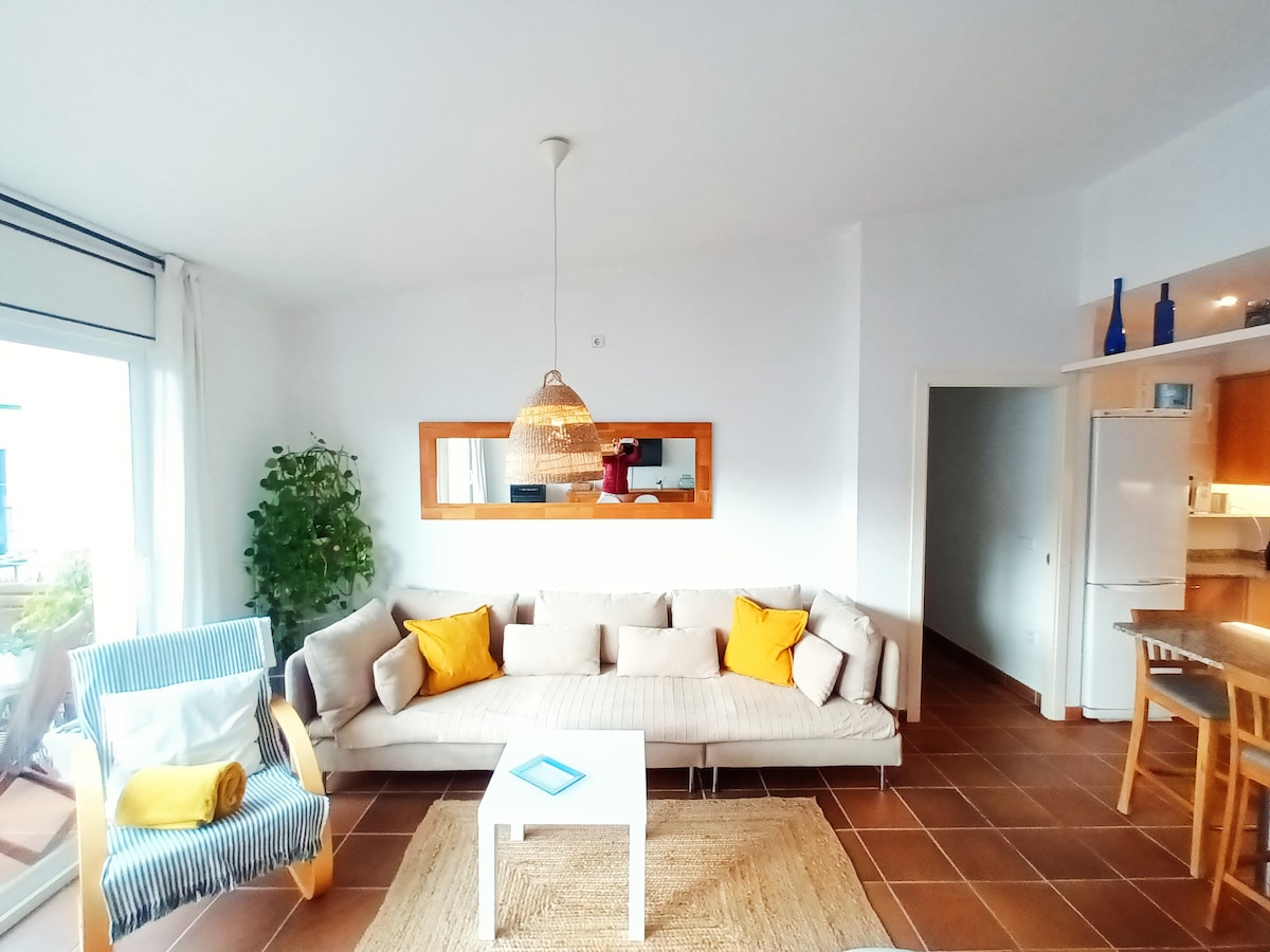 Top Airbnb: Acollidor i lluminós amb balcó al centre. à Cadaqués