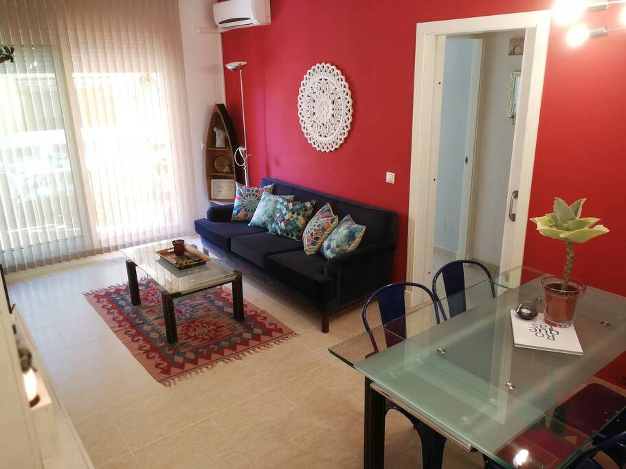 Salón-comedor con aire acondicionado