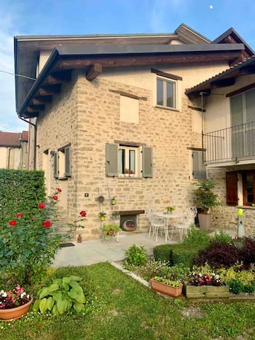Entire home with 1 bedrooms in Langhe - CASA VITTORIA - NEL CUORE DELL'ALTA LANGA