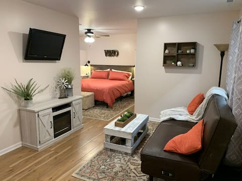 Farmhouse Cellars @Feather Hills Vineyard & Winery