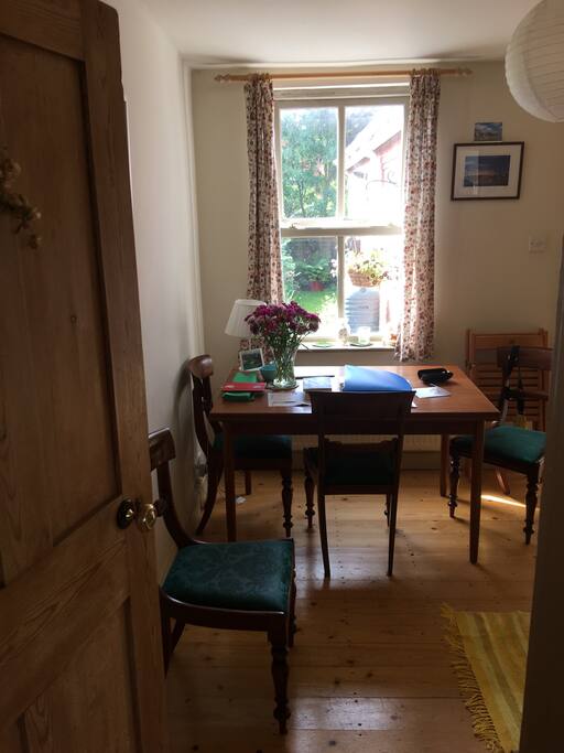 Dining room - will seat 6
