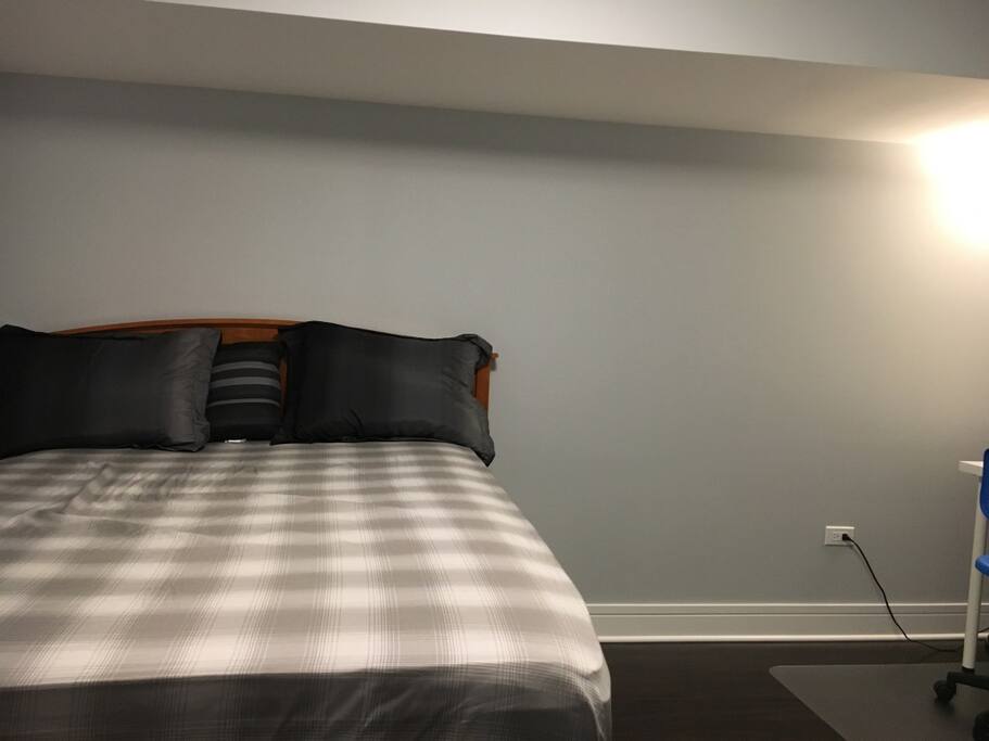 Full Bed, Closet, Hangers, Chest