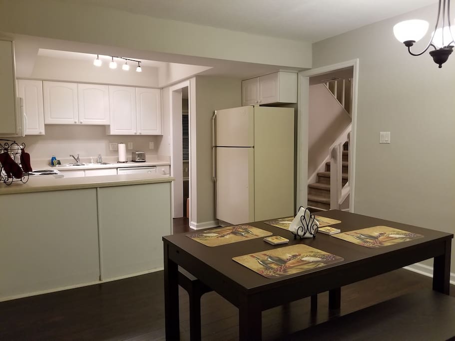 Breakfast nook /kitchen