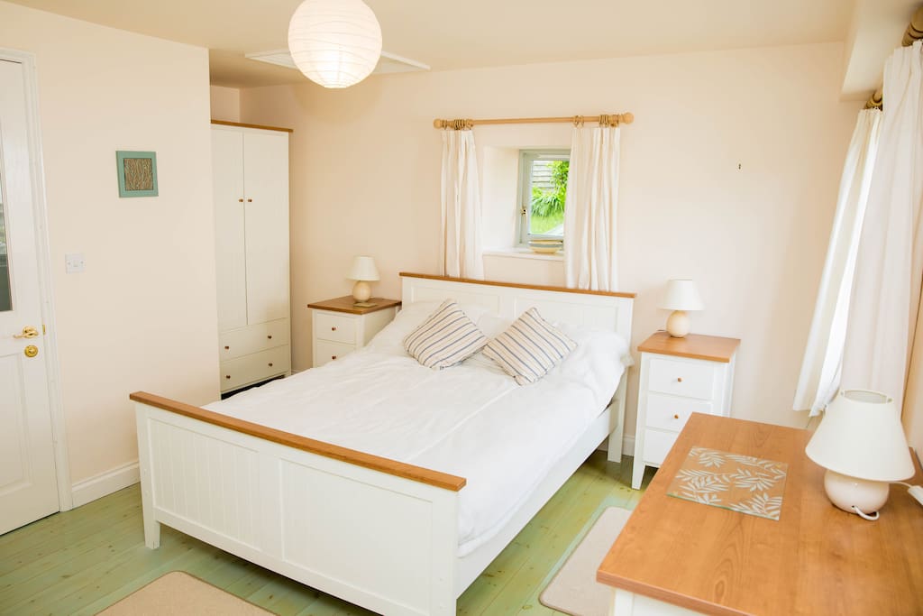 Double Bedroom with Single plus ensuite