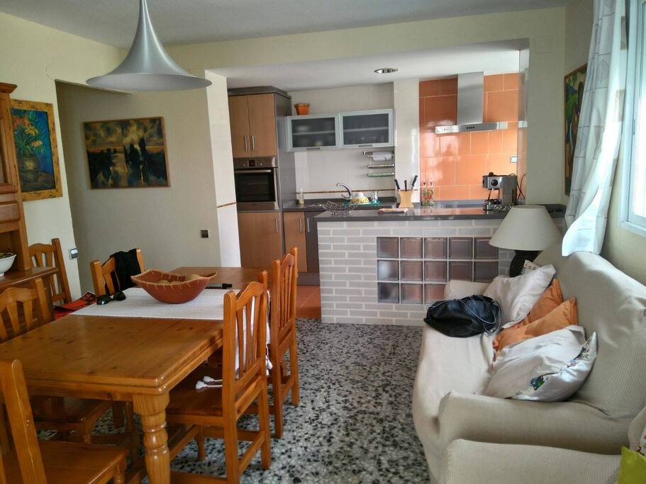 Salón comedor con cocina office
