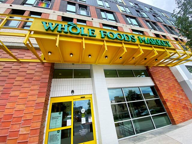 Modern Farmhouse with Rooftop Deck Downtown Views! gallery image 4