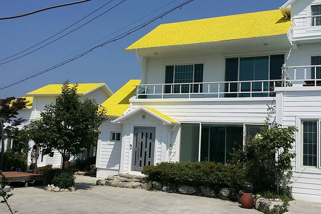 본채 1,2층 전경