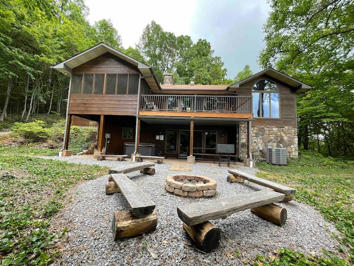 View Paradise Of Bluff Mtn, Hot Tub, Firepit, Game Rm, Wi-fi, 4bdr, 3btr - テネシー州