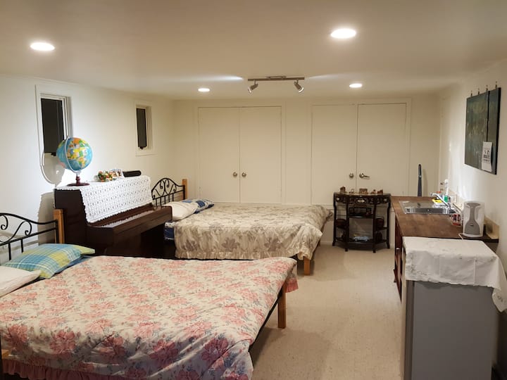 Clean & Large PRIVATE Ensuite Comfy Room
