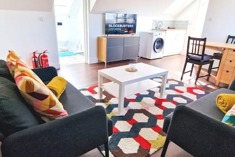 Beautiful loft near Dublin, Airport & golf course