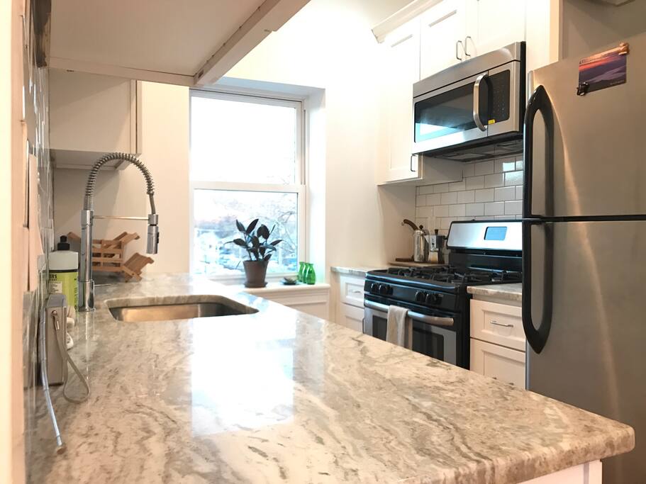 Nice, clean kitchen space