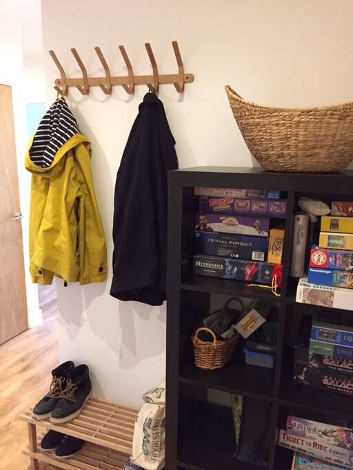Coat hooks and shoe stand