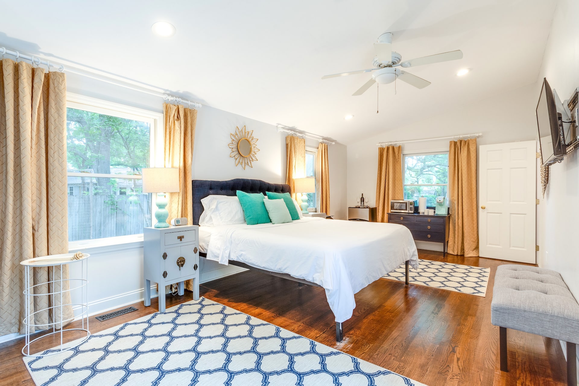 Newly Renovated Guest Suite with Exterior Entrance