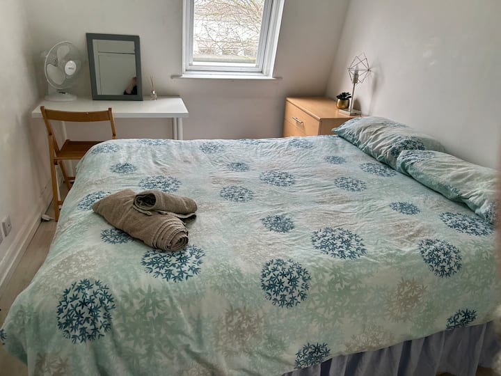 (3) Lovely double room available in Angel. Flats for Rent in Greater