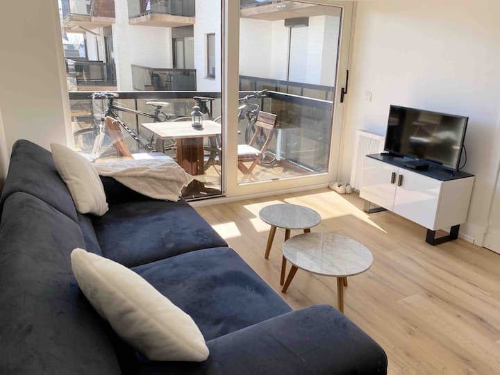 Coxyde Appart à Côté De La Digue Avec Terrasse - De Panne