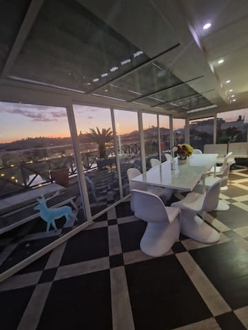 AT THE TOP- PENTHOUSE view’s on all FLORENCE gallery image 4