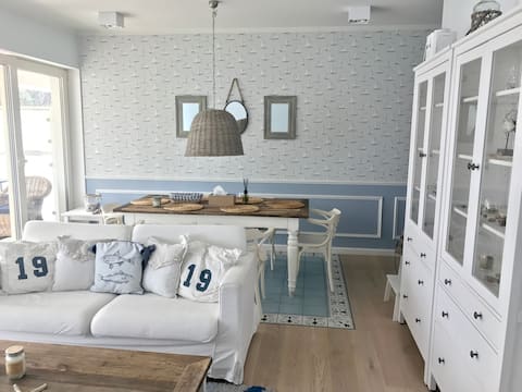 Blue beachfront apartment in Playa Baltis