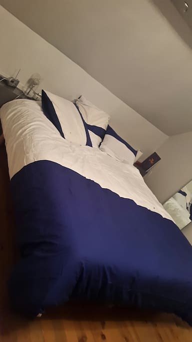 1ere chambre un vrai lit 180x200 a l etage