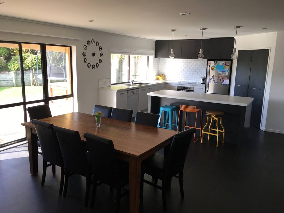 Kitchen Dining flowing to outdoor entertaining area