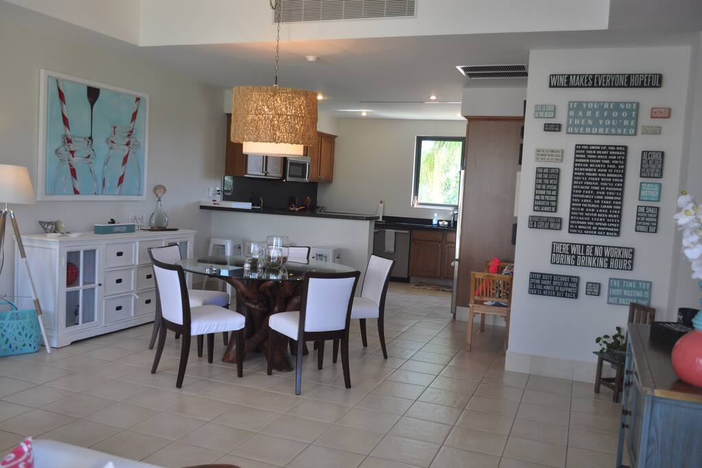 Dining/kitchen area