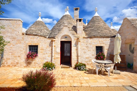 Top Airbnb: TRULLO DELLE RONDINI - GRANDPA GIOVANNI 'S TRULLI in Taranto