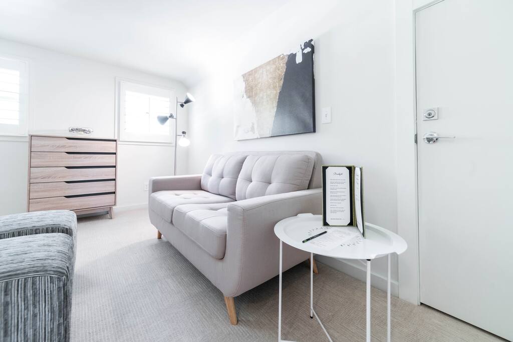 MASTER SUITE - MAIN ROOM